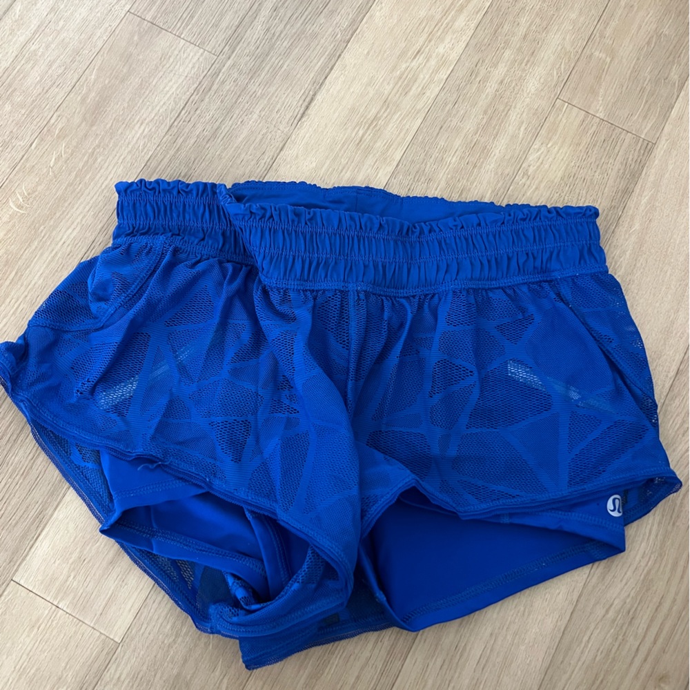 Lulu lemon Hotty Hot low rise lined short (old style)